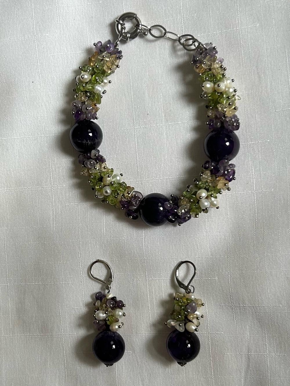 Purple Amethyst, Green Peridot & cultured pearls bracelet & earring set